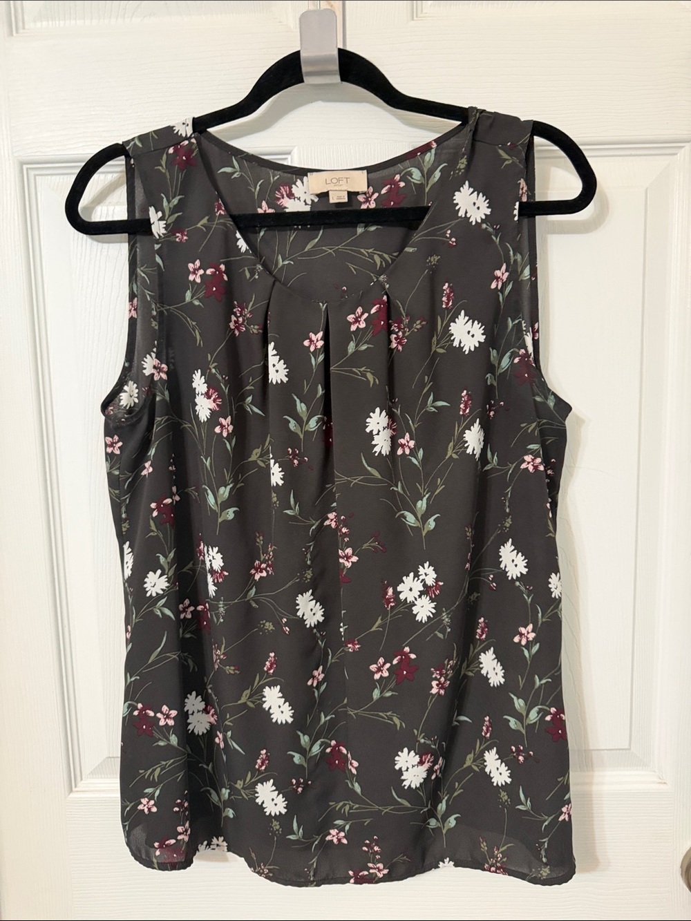 LOFT Black Floral Sleeveless Pleated Neck Blouse